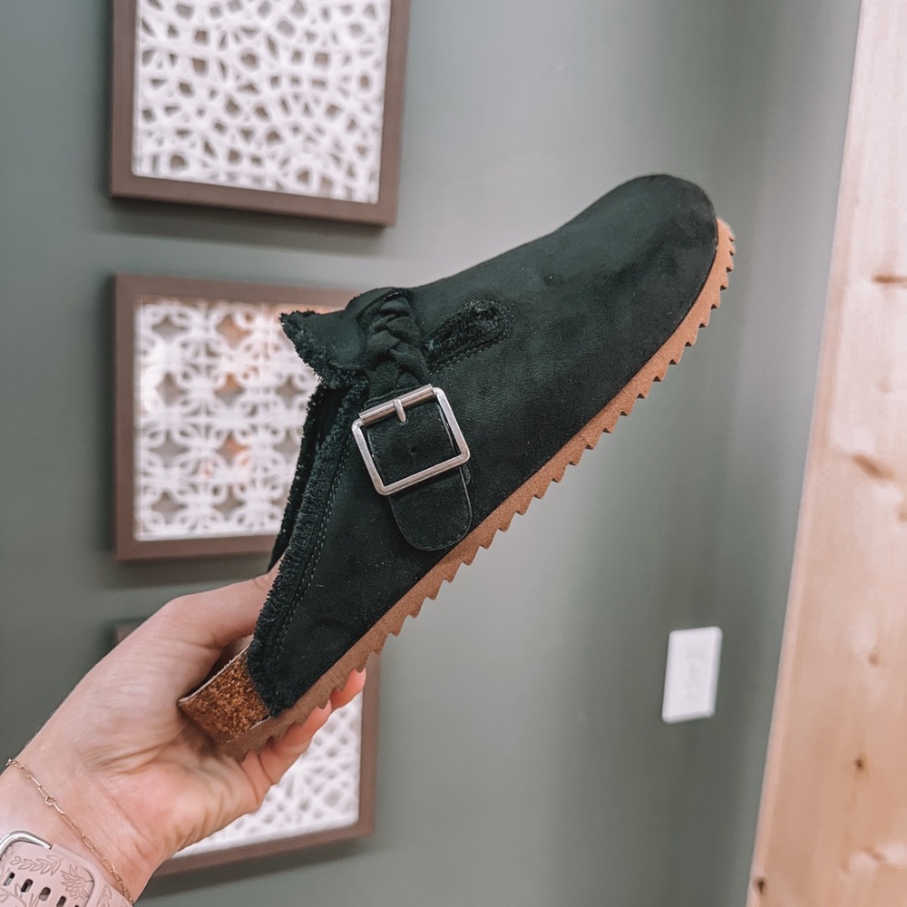 Black Clogs - Picture 3 of 3